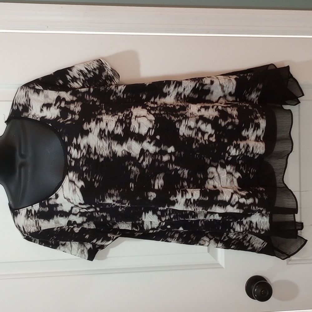 Women's Flowy blouse